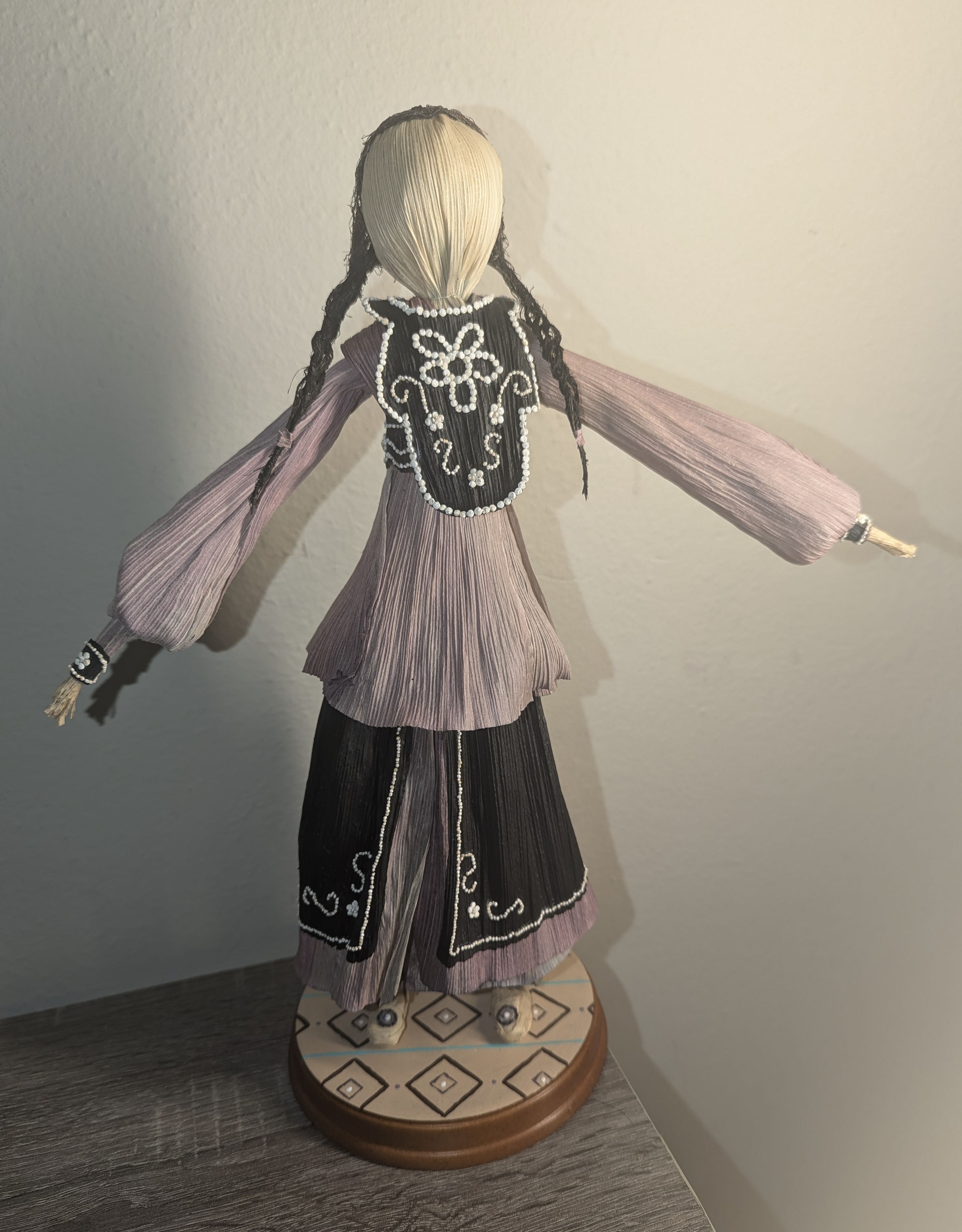 [Nicole Turek Iroquois Corn Husk Doll image]